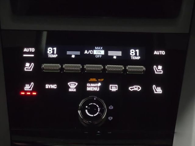 Certified 2025 Porsche Macan 4S Electric AWD/4WD image 23