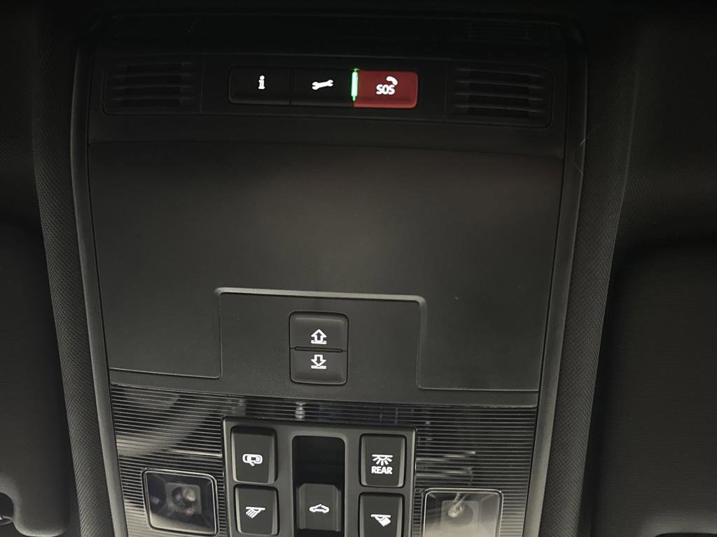 Used 2022 Volkswagen Tiguan SEL R-Line image 26