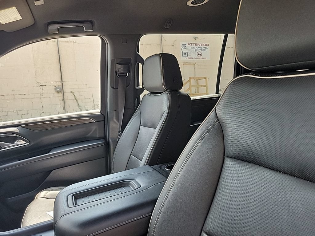Used 2023 Chevrolet Suburban Premier AWD/4WD image 37