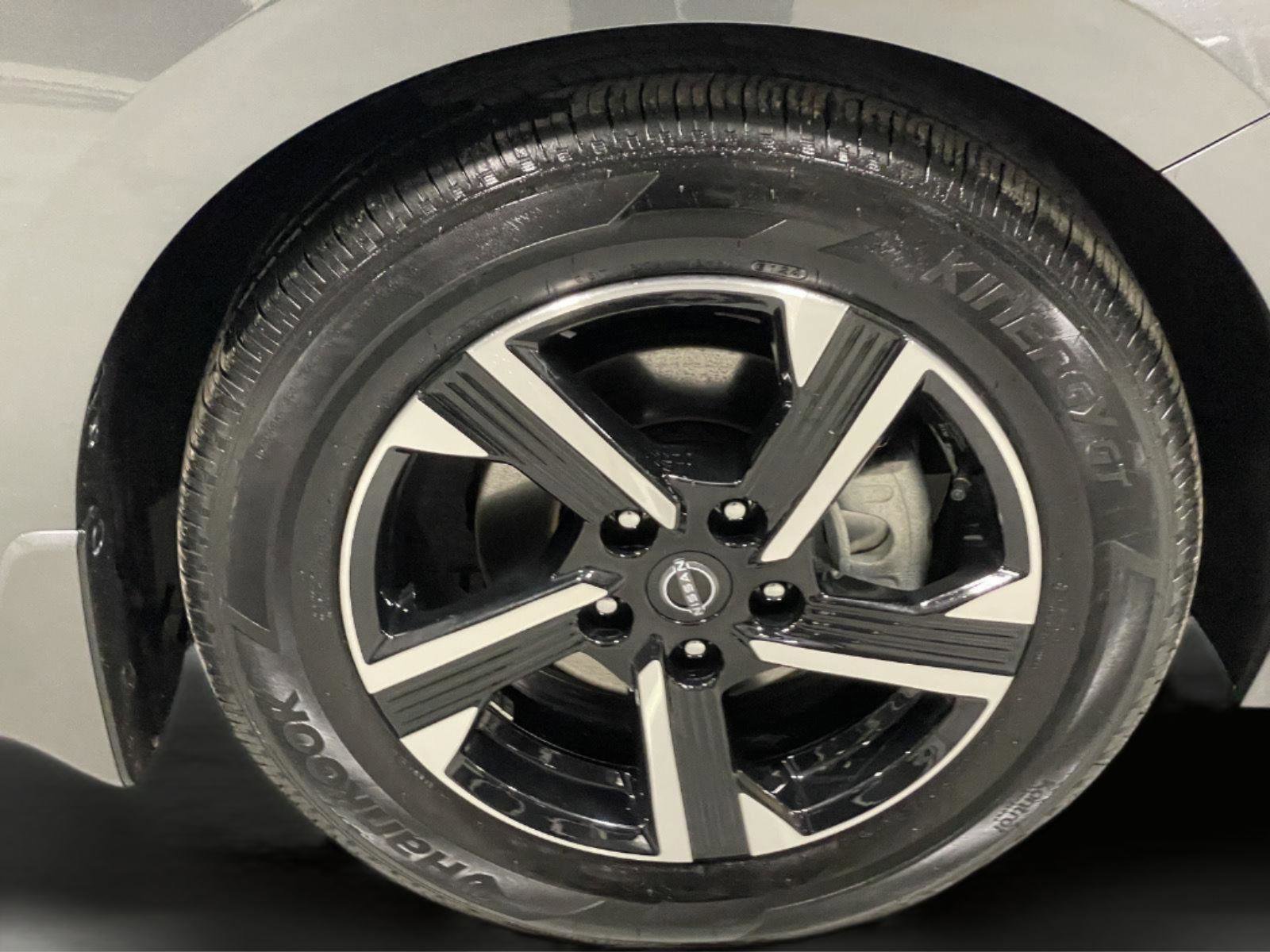 Used 2025 Nissan Sentra SV w/ All-Weather Package image 10