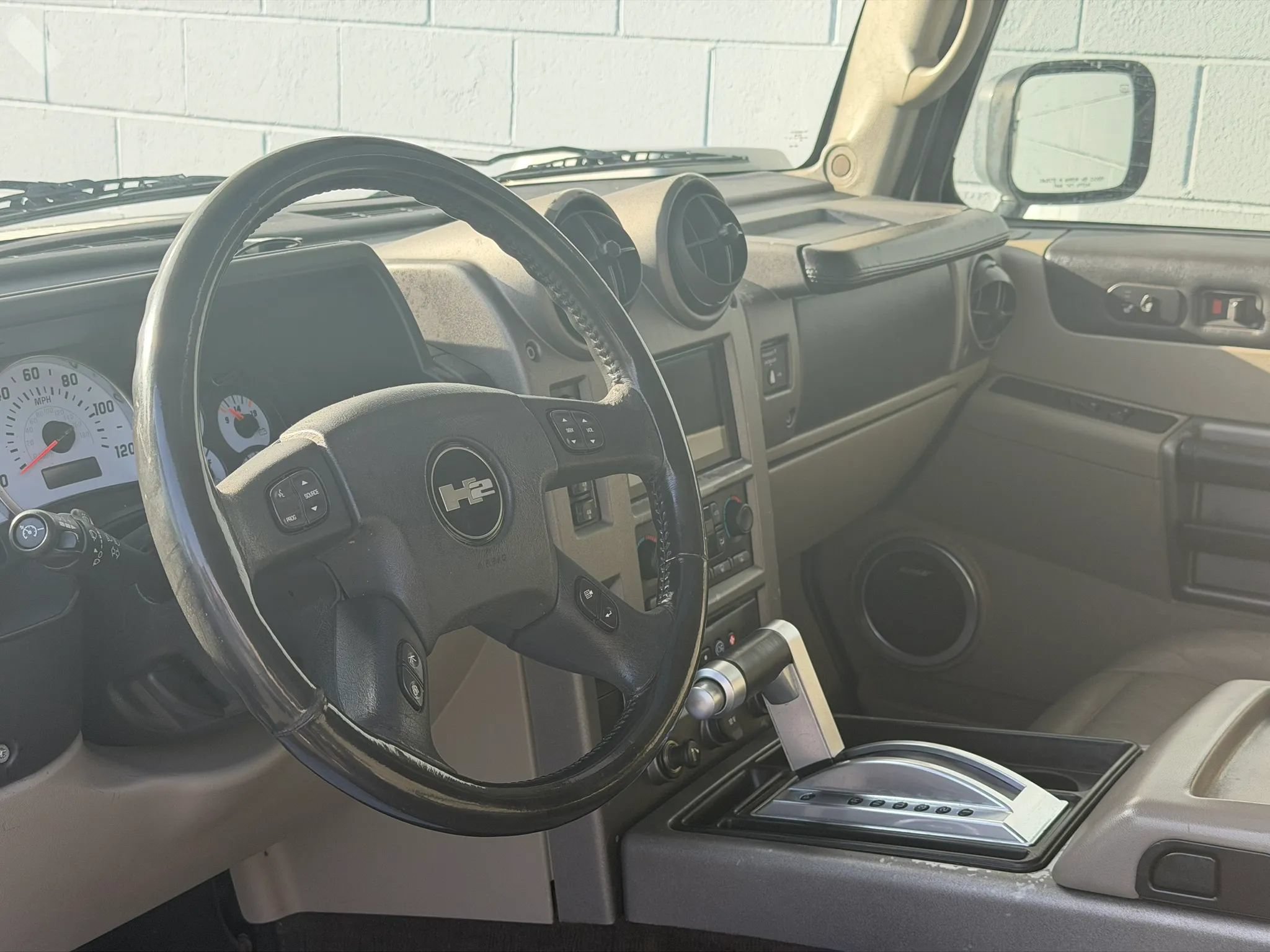 Used 2004 HUMMER H2 w/ Preferred Equipment Group AWD/4WD image 10