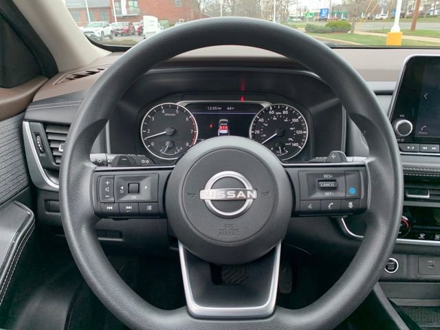 Used 2023 Nissan Rogue SV image 16