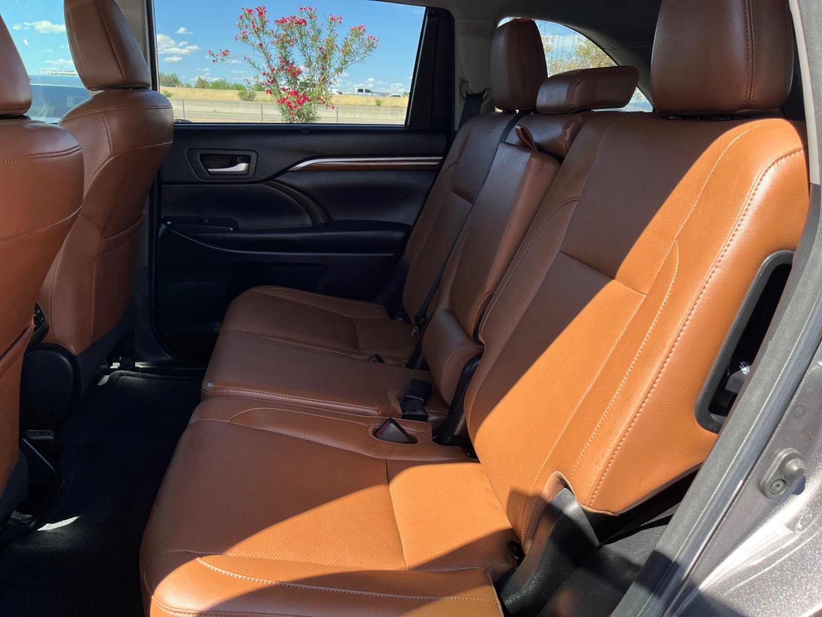 Used 2018 Toyota Highlander Limited Platinum image 28