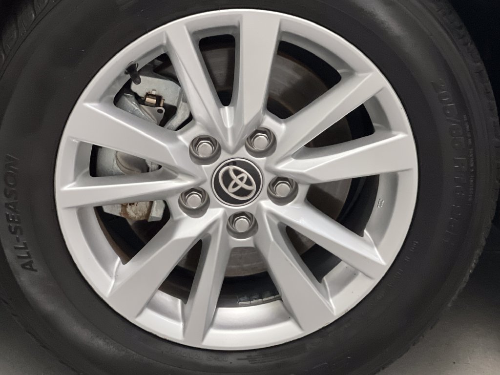 Used 2025 Toyota Camry LE FWD image 65