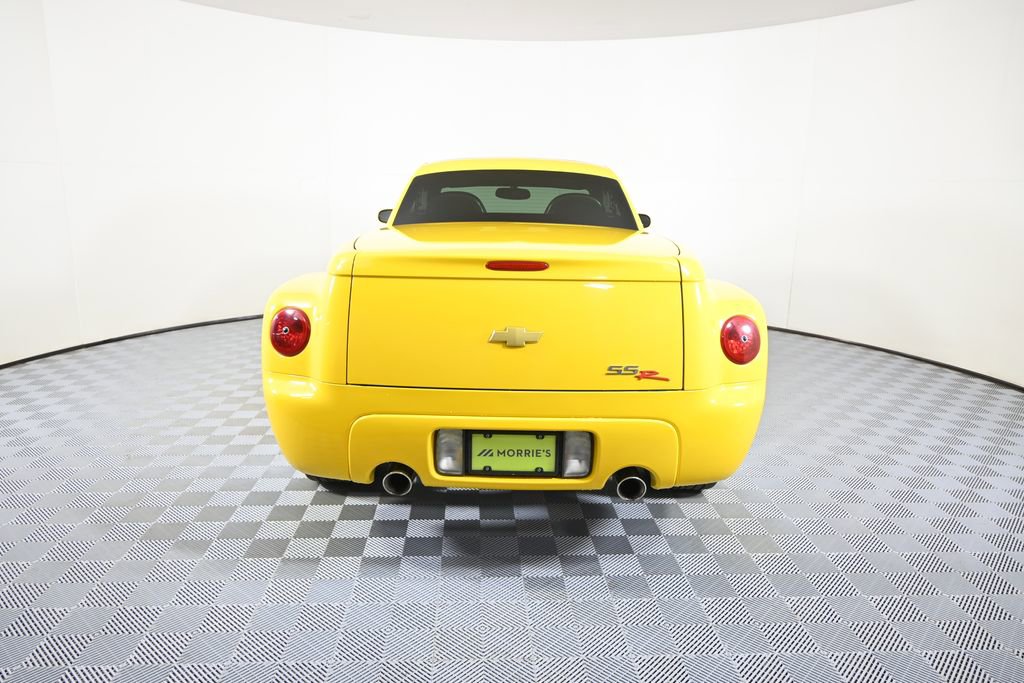 Used 2005 Chevrolet SSR w/ Preferred Equipment Group RWD image 5