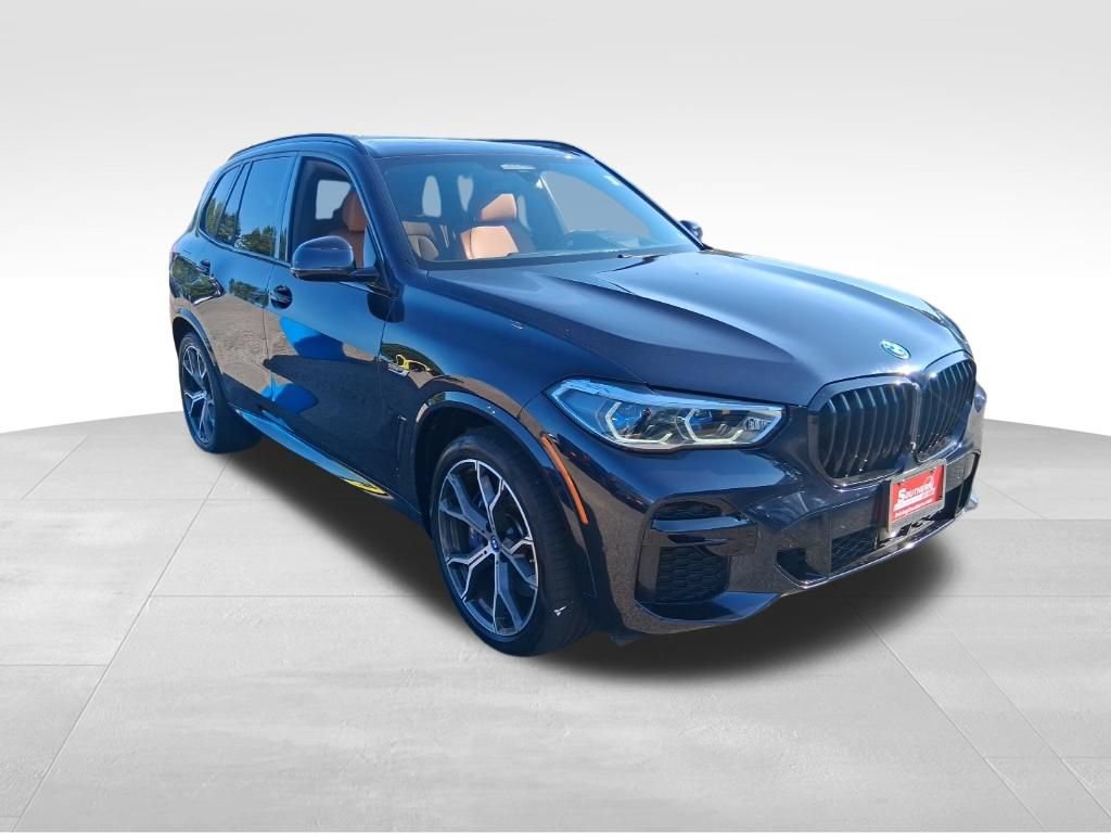 Used 2022 BMW X5 xDrive45e w/ M Sport Package AWD/4WD image 3