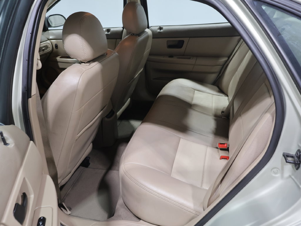 Used 2006 Ford Taurus SEL FWD image 8