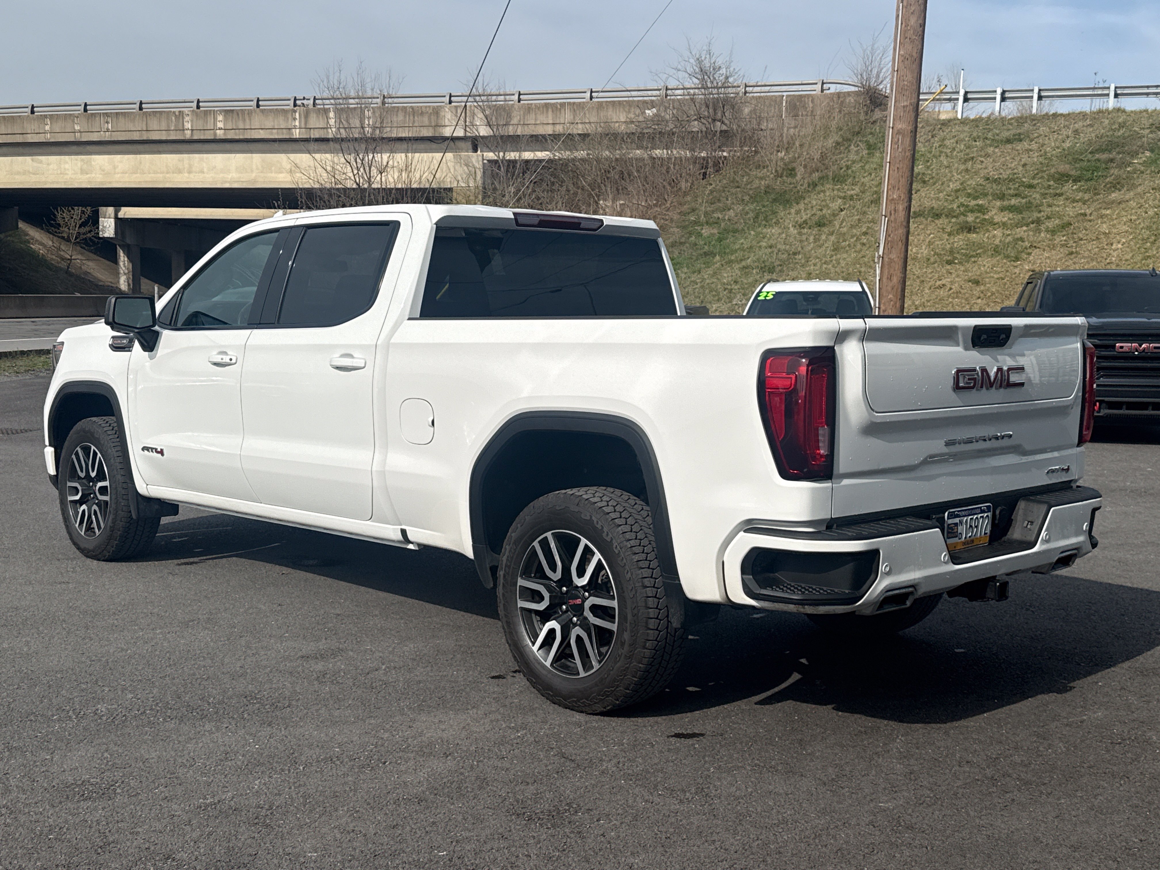 Used 2023 GMC Sierra 1500 AT4 AWD/4WD image 6