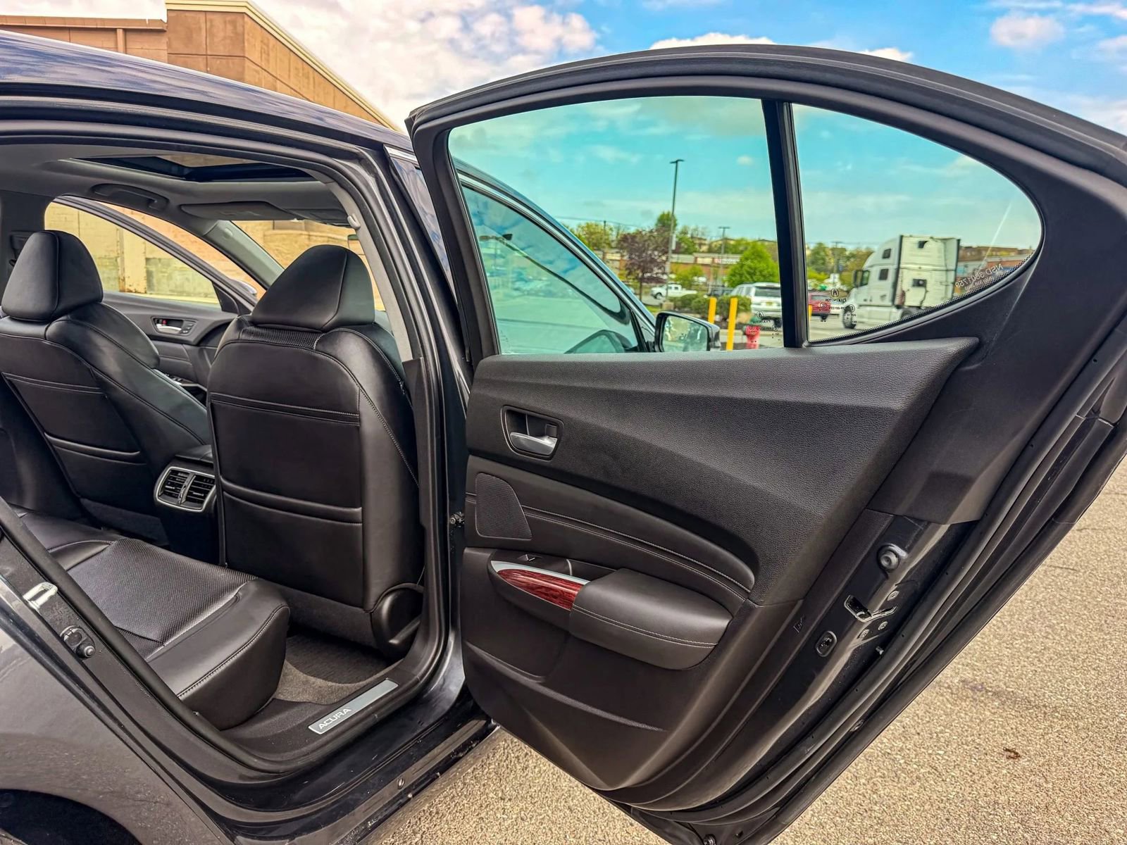 Used 2015 Acura TLX V6 SH-AWD w/ Technology Pkg image 12