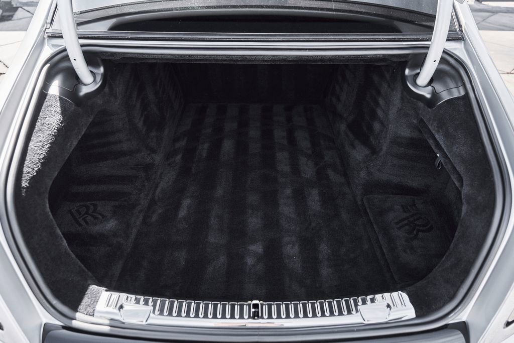 Used 2024 Rolls-Royce Phantom Sedan RWD image 27