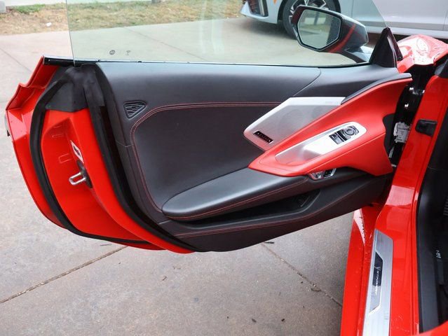 Used 2021 Chevrolet Corvette Stingray Premium Cpe w/ Z51 Performance Package image 18