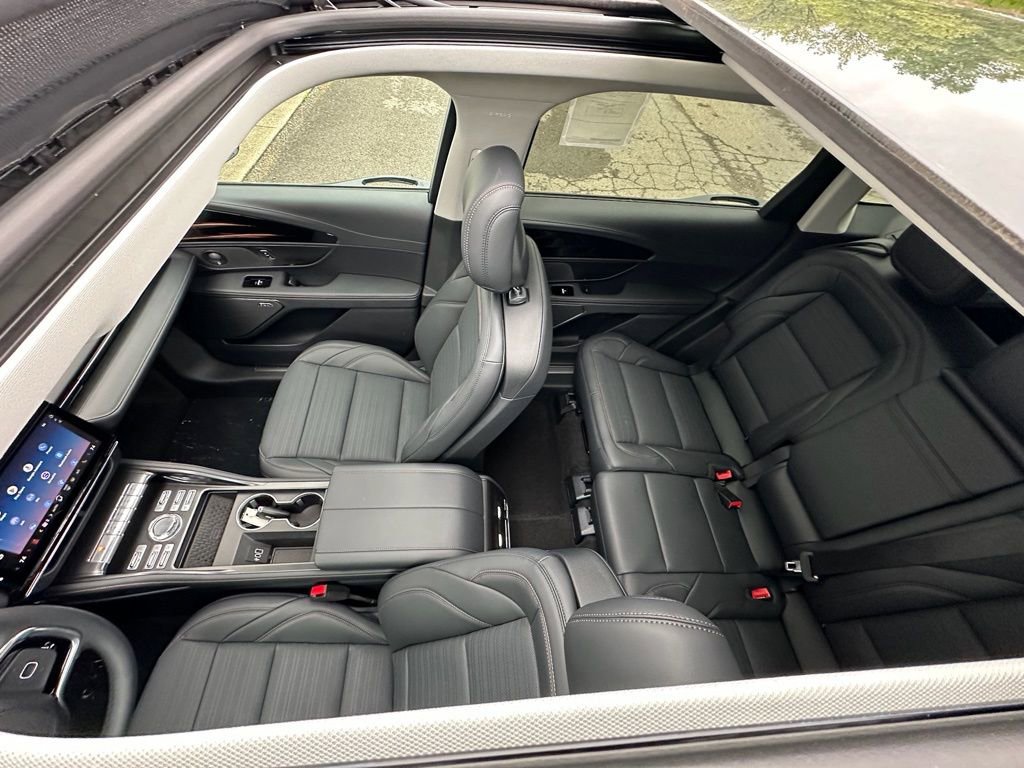 New 2026 Lincoln Nautilus Reserve w/ Jet Appearance Package AWD/4WD image 6