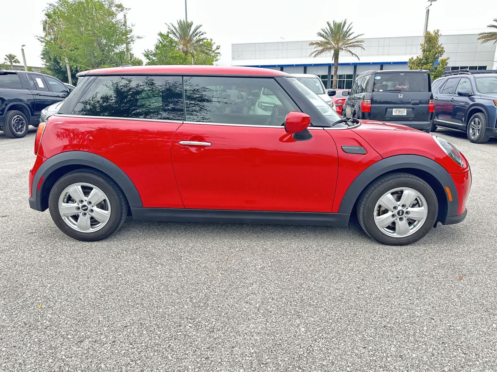 Used 2024 MINI Cooper 2-Door Hardtop FWD image 7