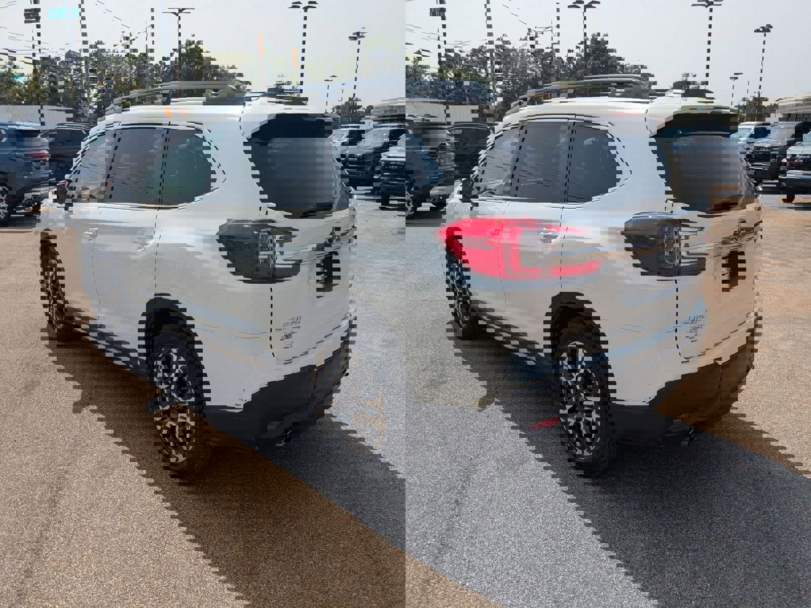 Used 2023 Subaru Ascent Limited w/ Technology Package image 3