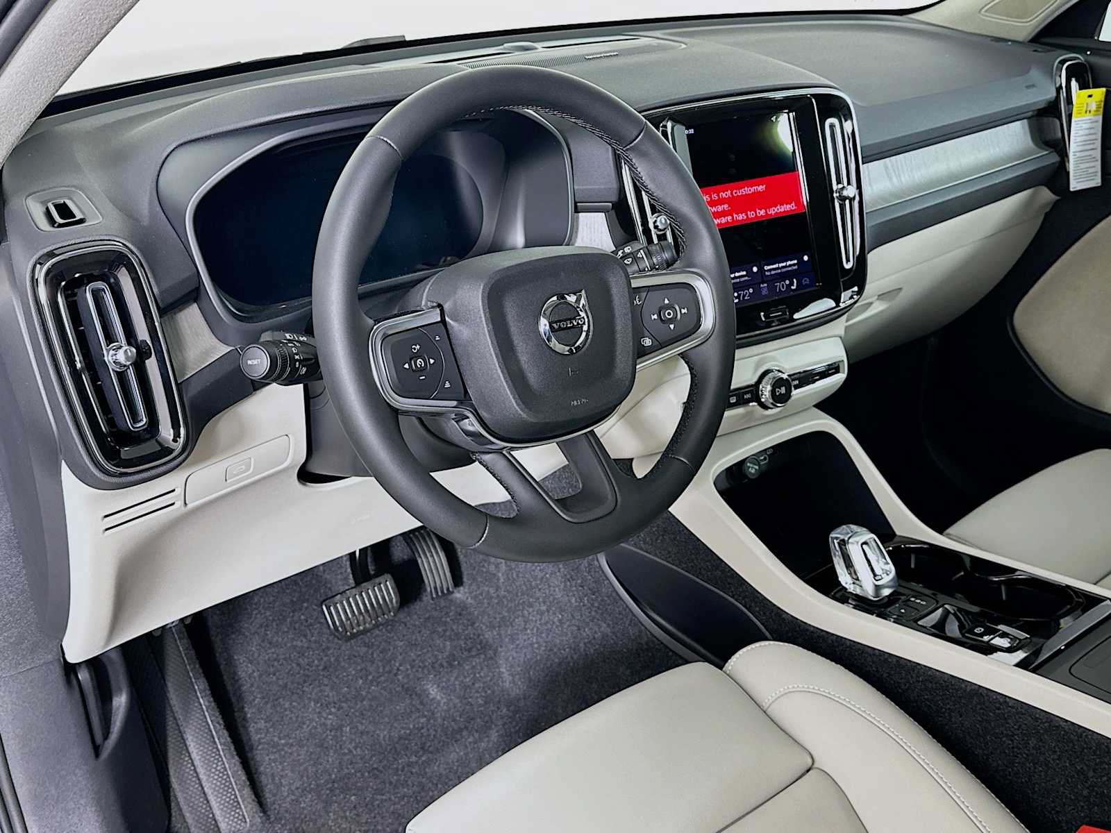 New 2026 Volvo XC40 B5 Ultra w/ Climate Package AWD/4WD image 9