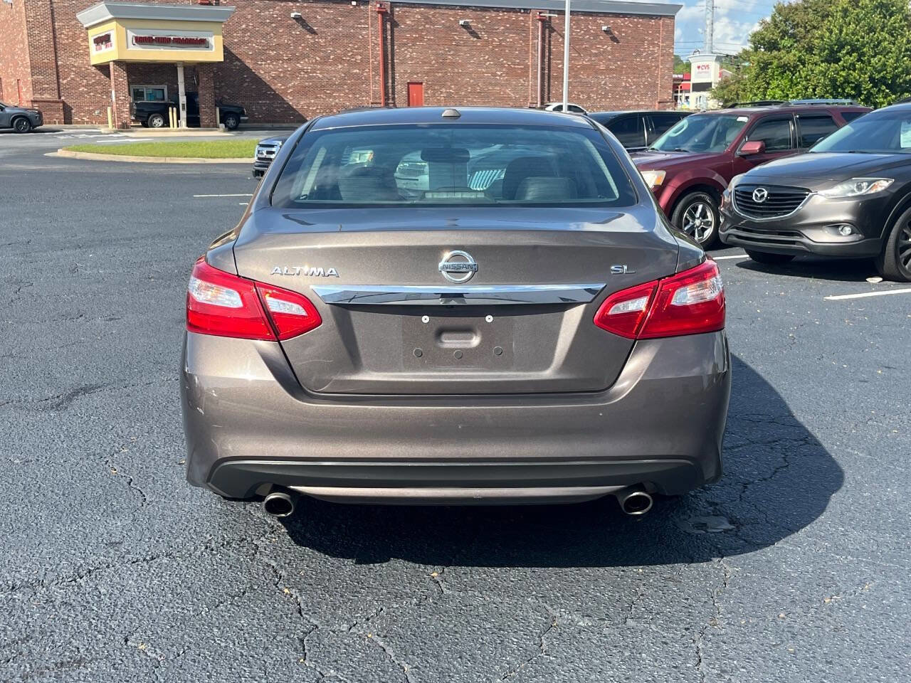 Used 2017 Nissan Altima 2.5 SL w/ Moonroof Package FWD image 7
