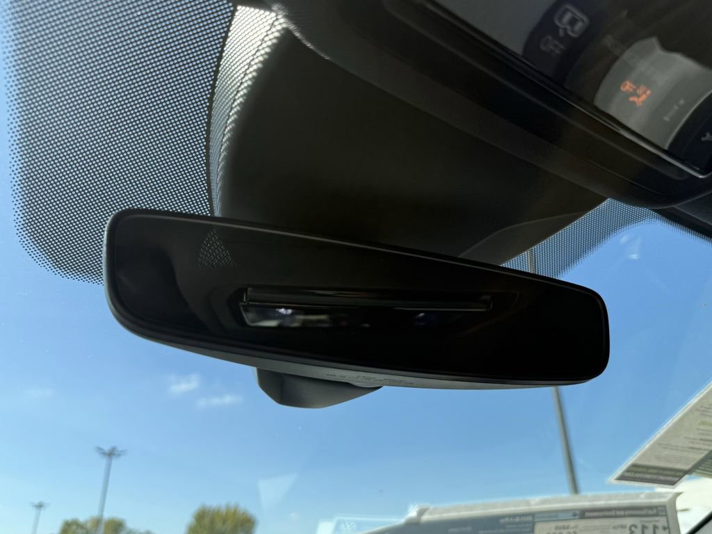 New 2025 Volkswagen ID.4 Pro image 20