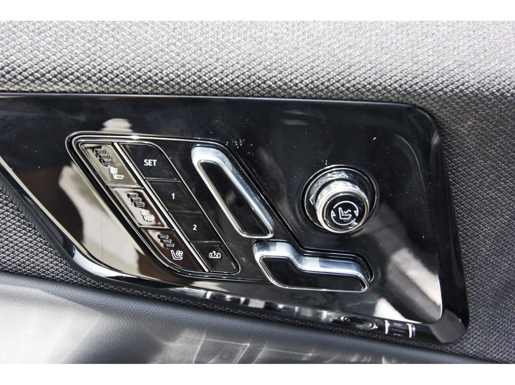 New 2026 Cadillac Optiq V AWD/4WD image 22