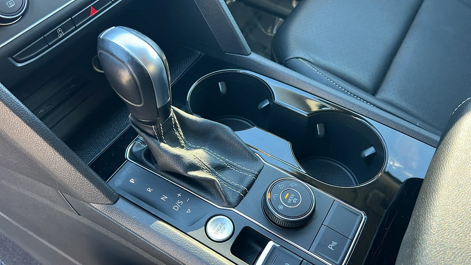 Used 2021 Volkswagen Atlas SE image 13