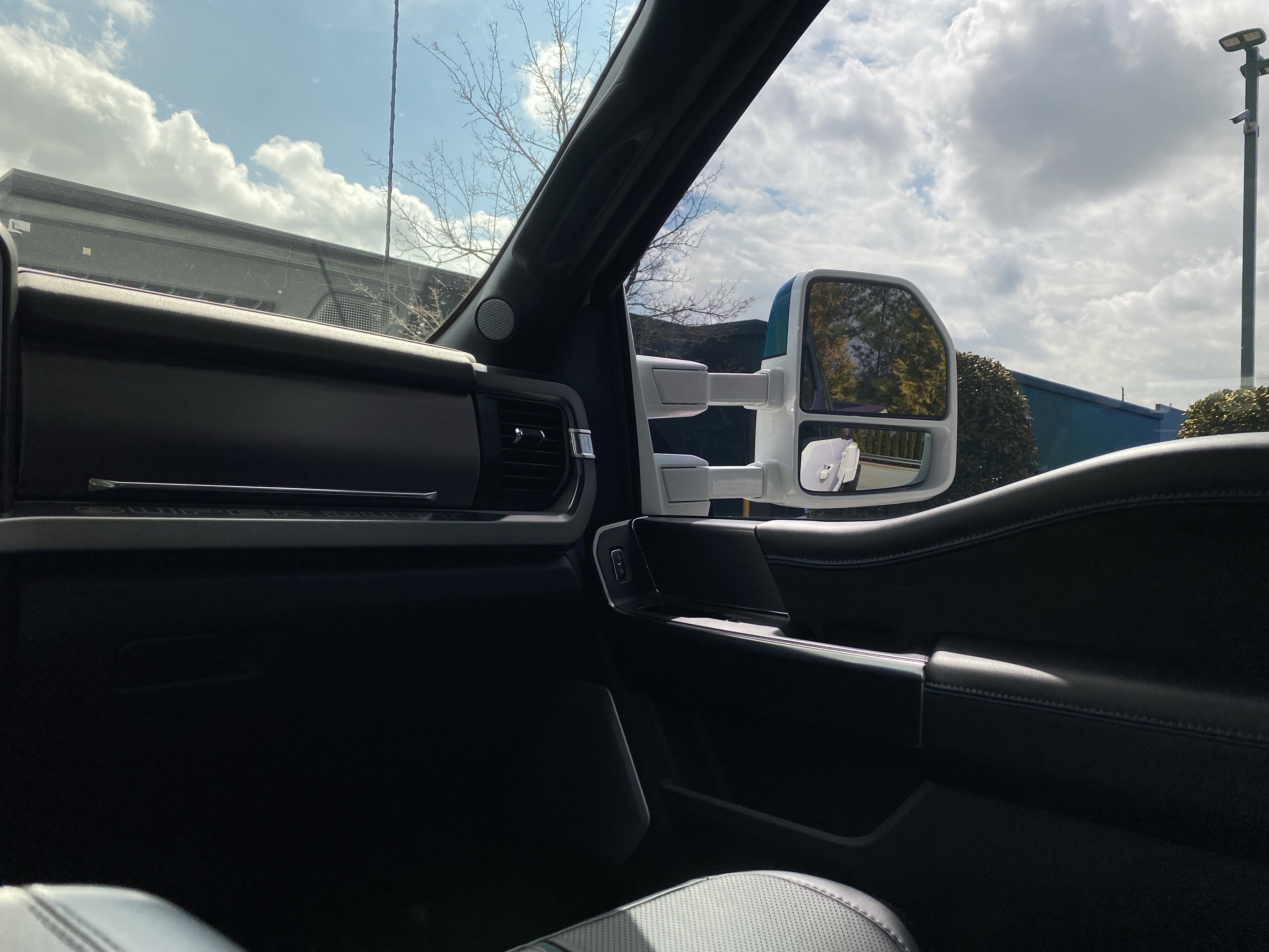 Used 2026 Ford F450 Platinum w/ FX4 Off-Road Package image 19