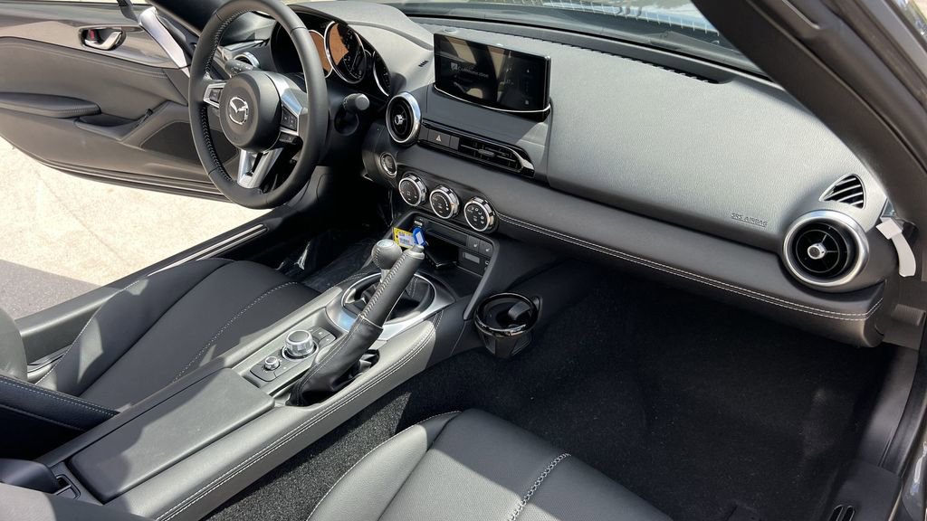 New 2025 MAZDA MX-5 Miata RF Grand Touring RWD image 32