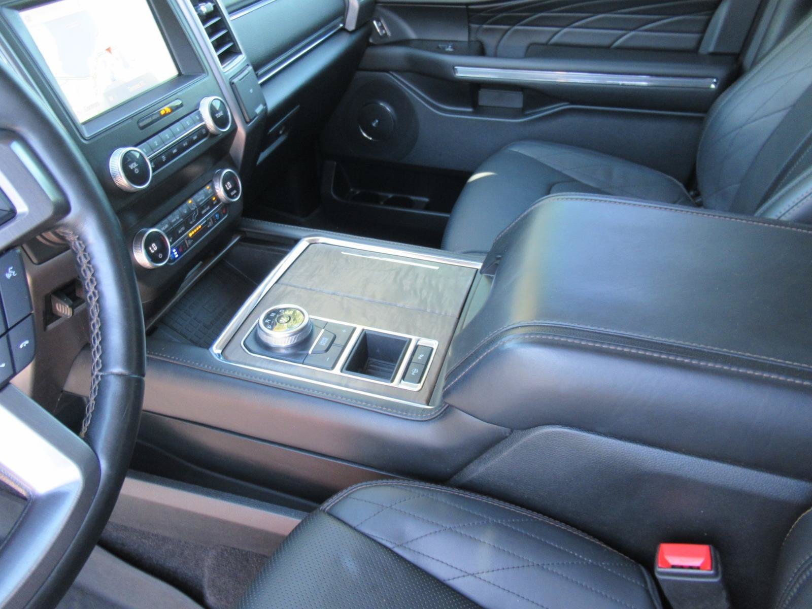 Used 2021 Ford Expedition Platinum RWD image 17