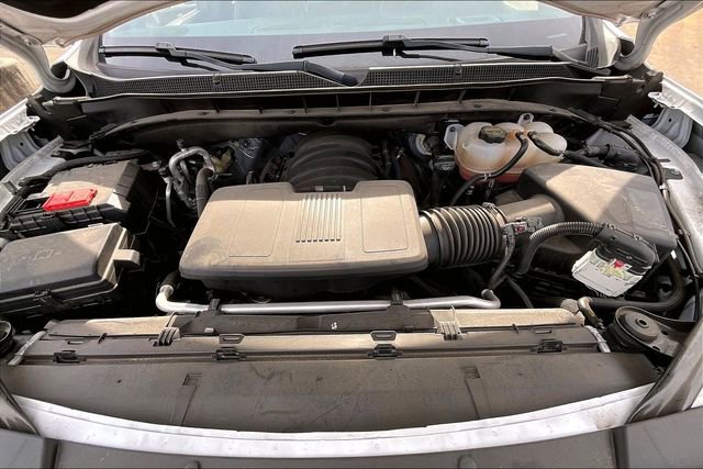 Used 2024 Chevrolet Suburban Premier image 21