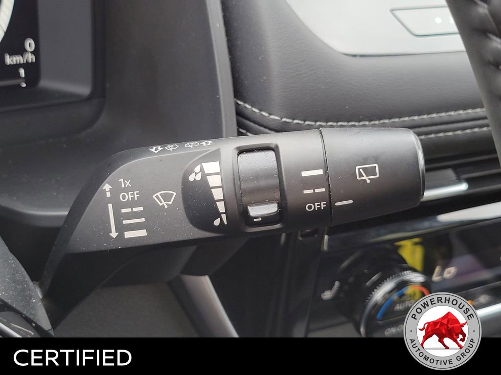 Used 2025 Nissan Rogue Platinum image 33