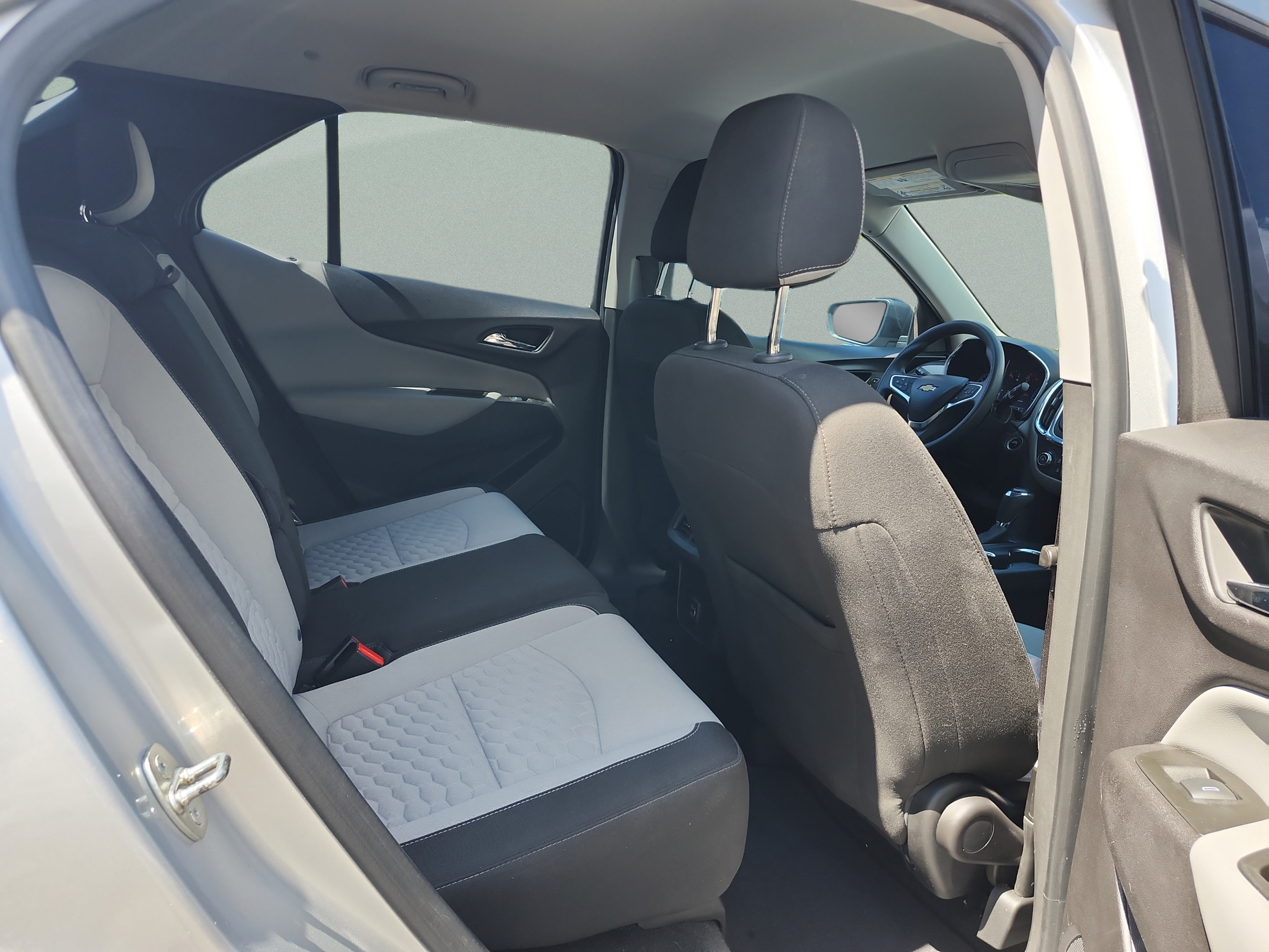 Used 2019 Chevrolet Equinox LS FWD image 18