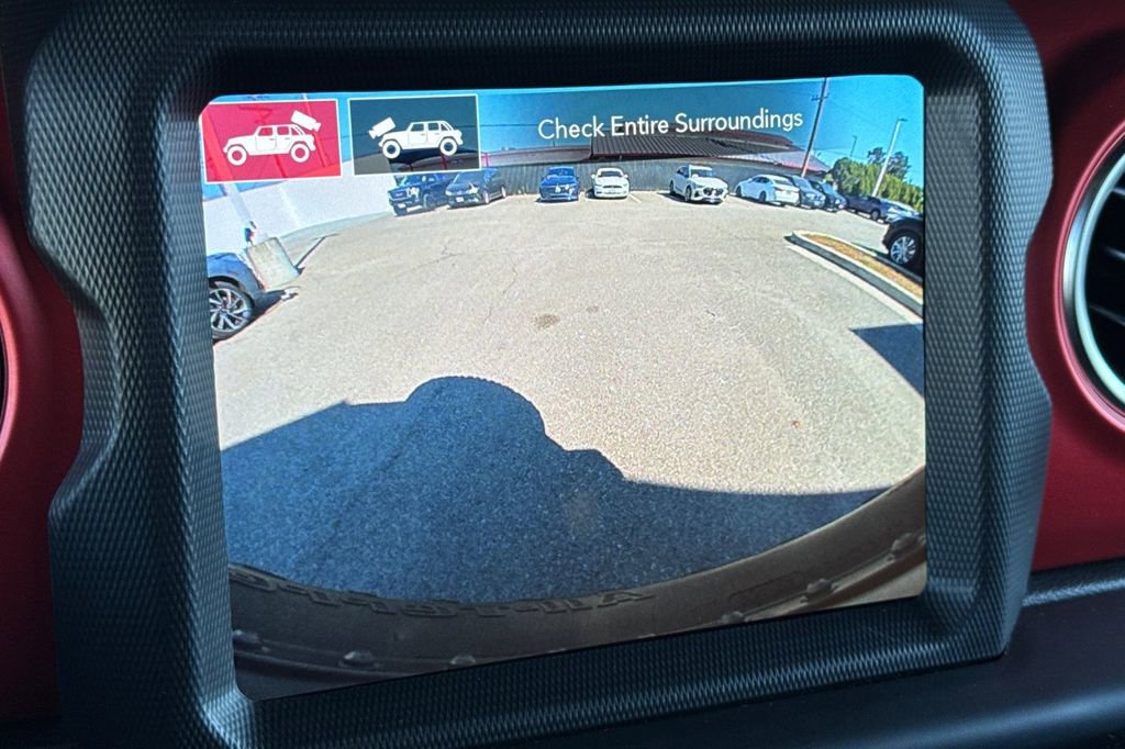 Used 2022 Jeep Wrangler Unlimited Rubicon w/ Xtreme Recon 35" Tire Package image 19