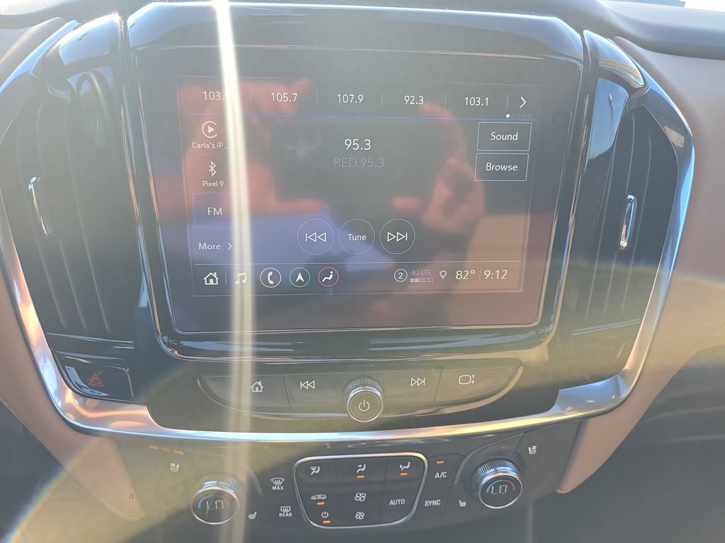 Used 2023 Chevrolet Traverse Premier FWD image 20