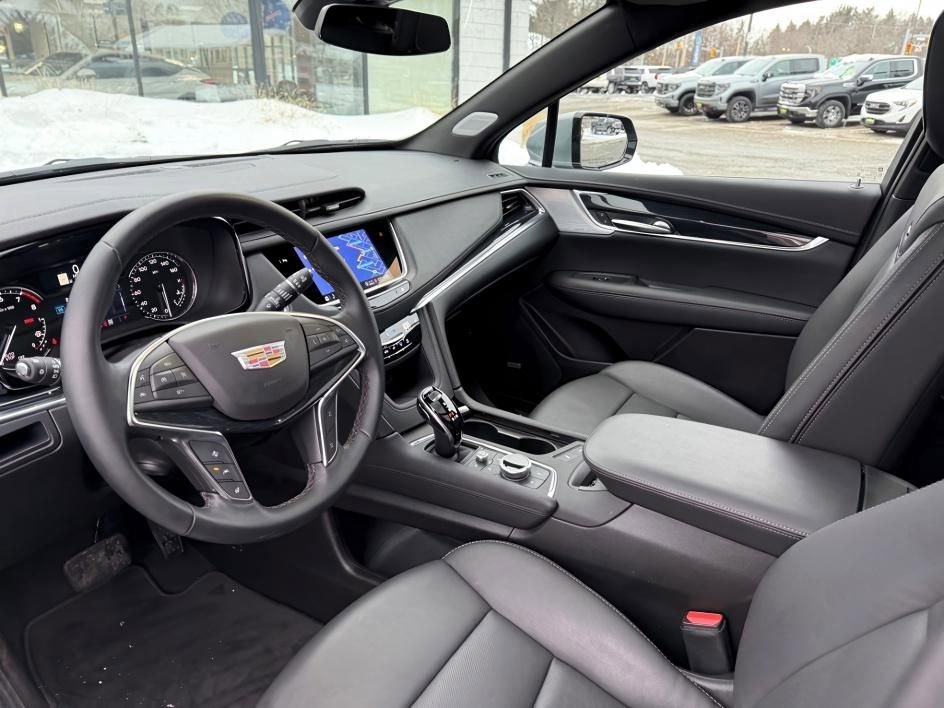 Used 2025 Cadillac XT5 Premium Luxury image 14