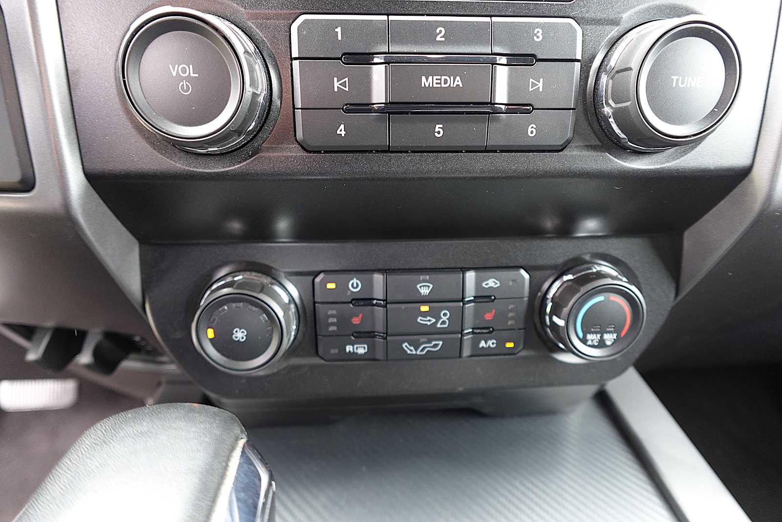 Used 2020 Ford F150 XLT w/ Equipment Group 302A Luxury AWD/4WD image 21