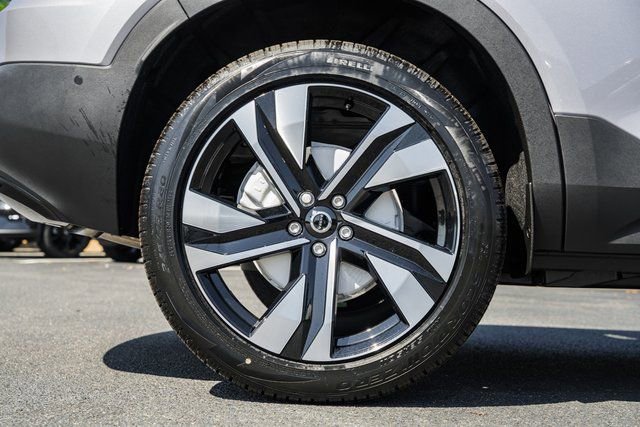 Used 2026 Volvo XC40 B5 Plus w/ Protection Package Premier AWD/4WD image 16