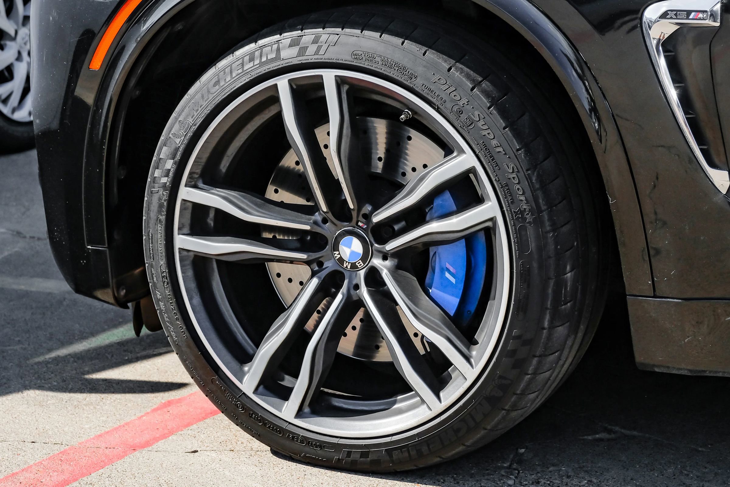 Used 2016 BMW X5 M image 65