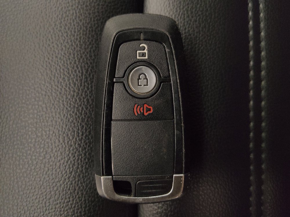 Used 2024 Ford Edge SEL image 32