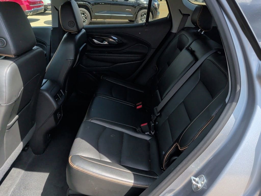 Used 2023 GMC Terrain AT4 image 34