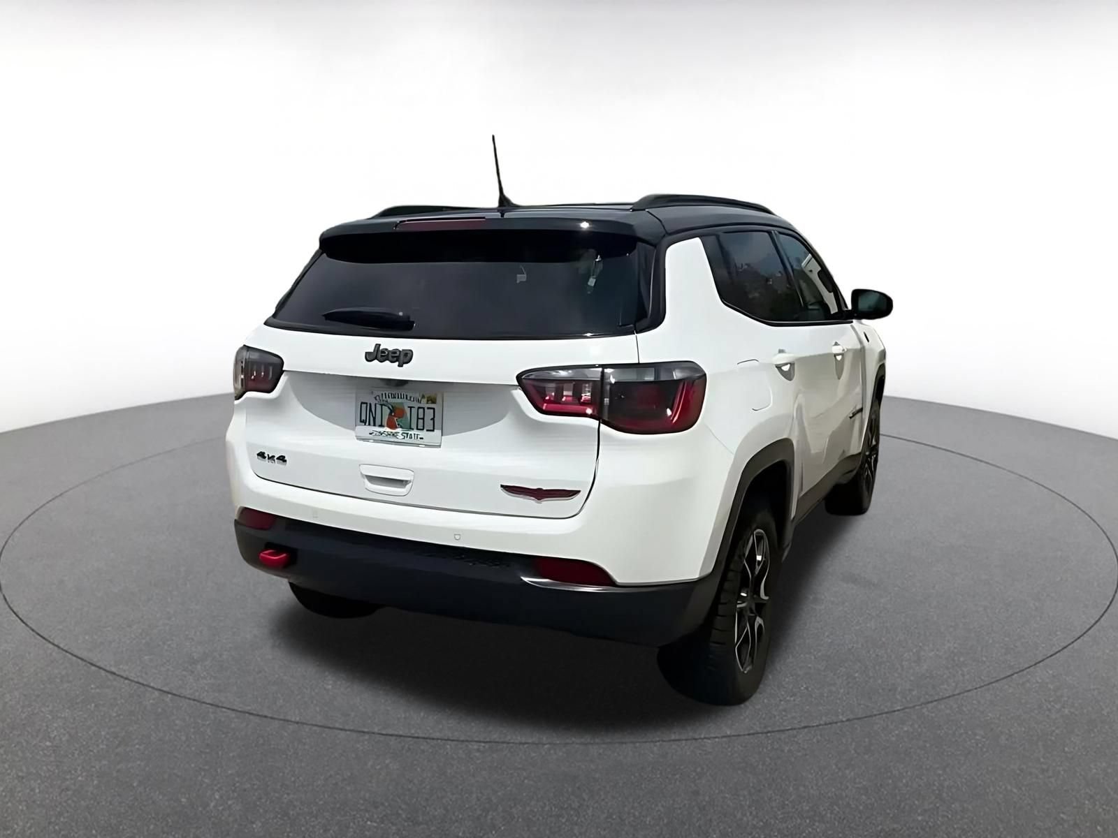 Used 2025 Jeep Compass Trailhawk AWD/4WD image 13
