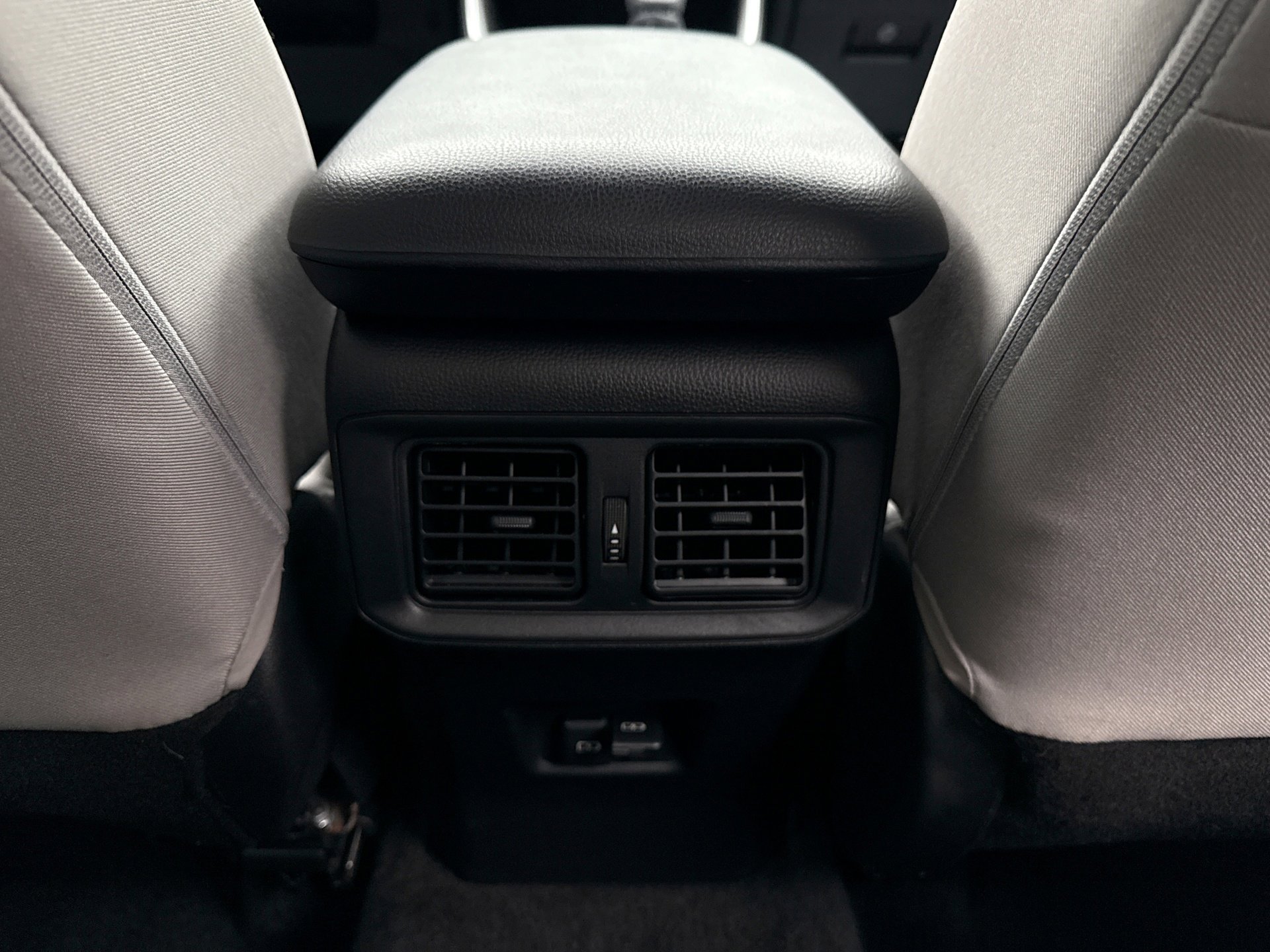 Used 2024 Toyota RAV4 XLE image 18
