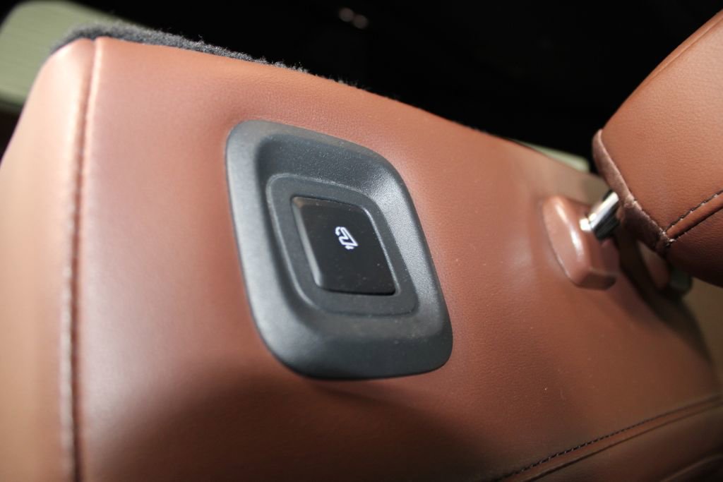 Used 2025 Lincoln Navigator Reserve AWD/4WD image 37