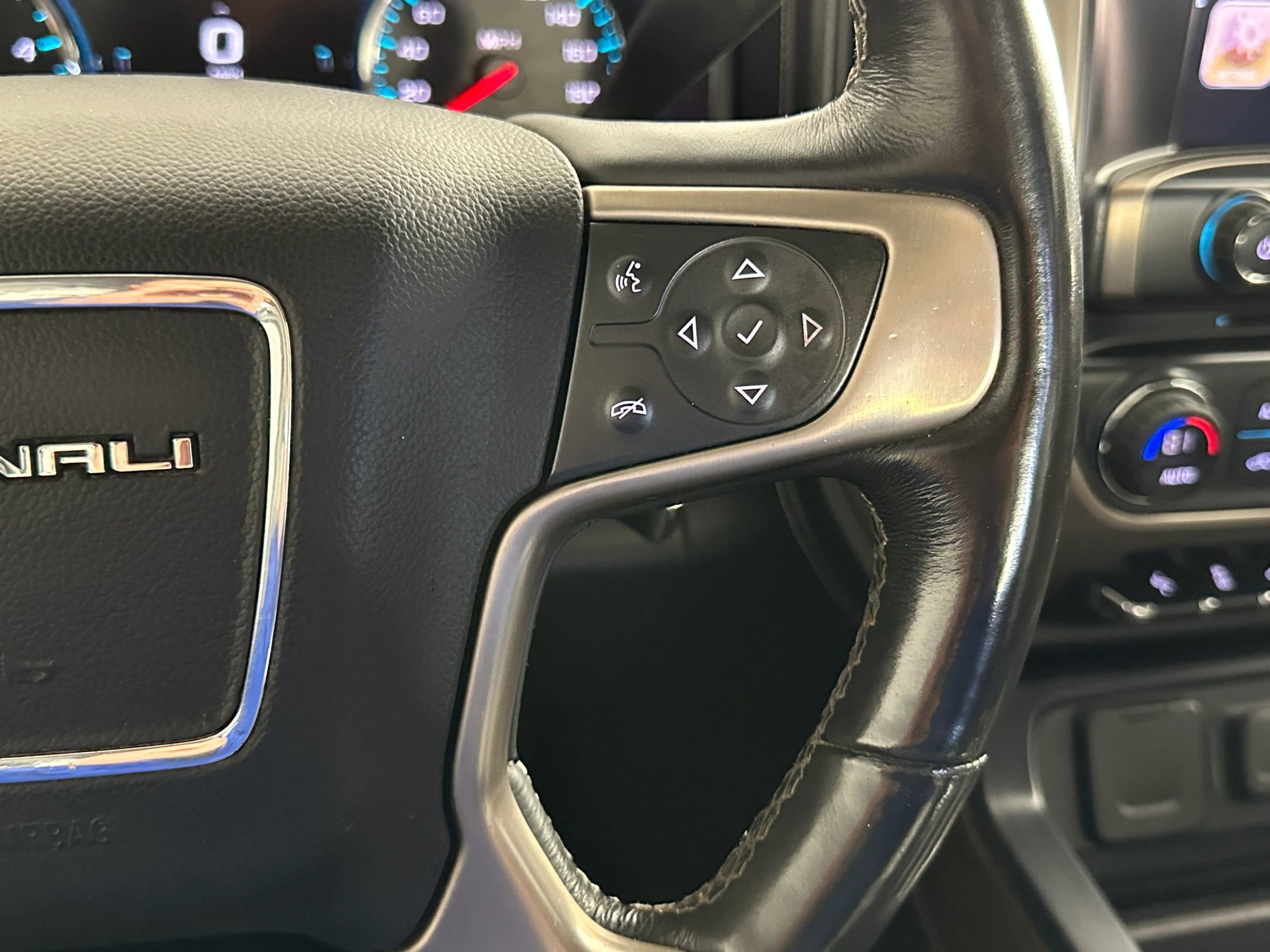 Used 2017 GMC Sierra 3500 Denali image 38