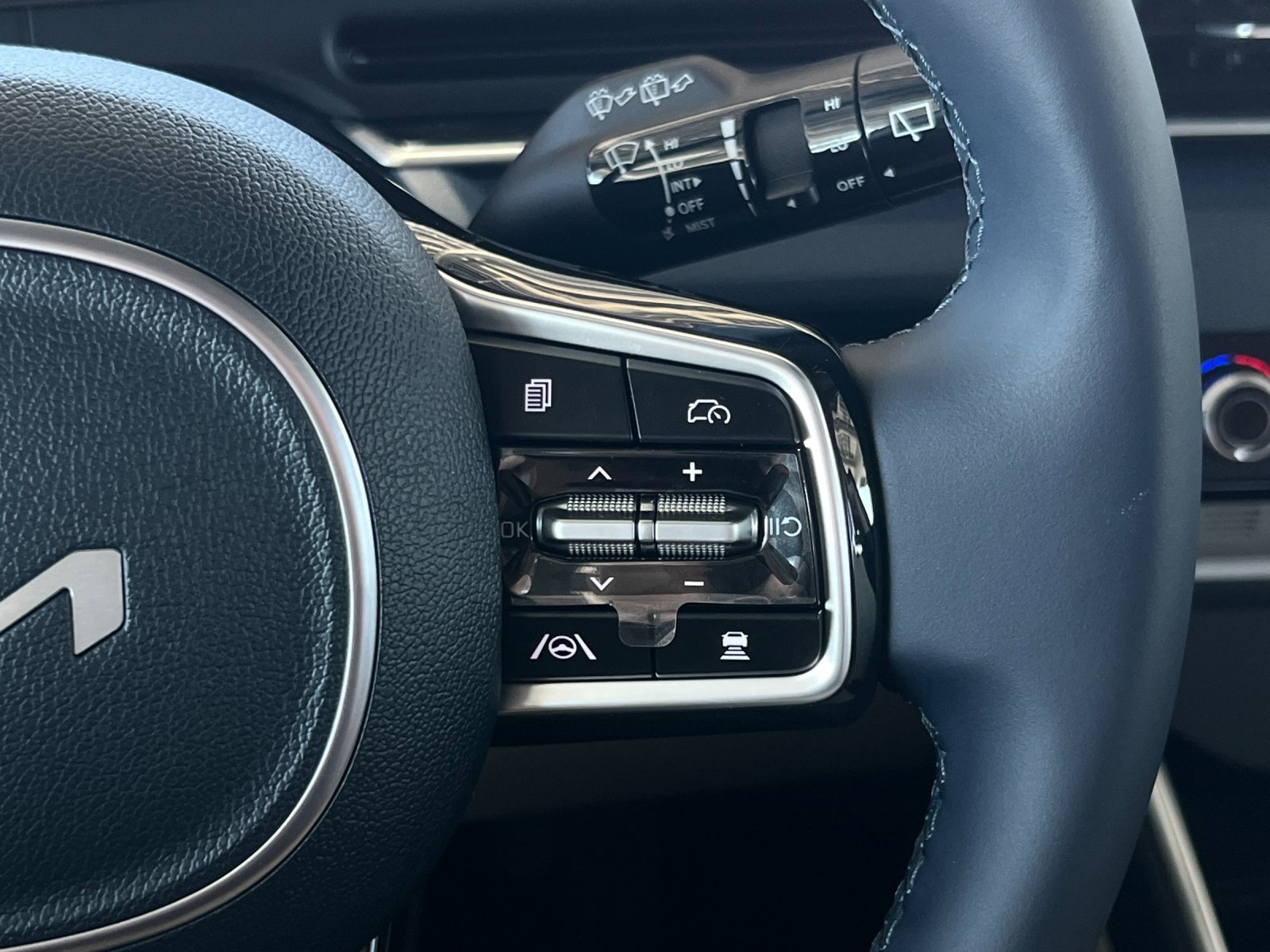 New 2026 Kia Carnival EX image 29