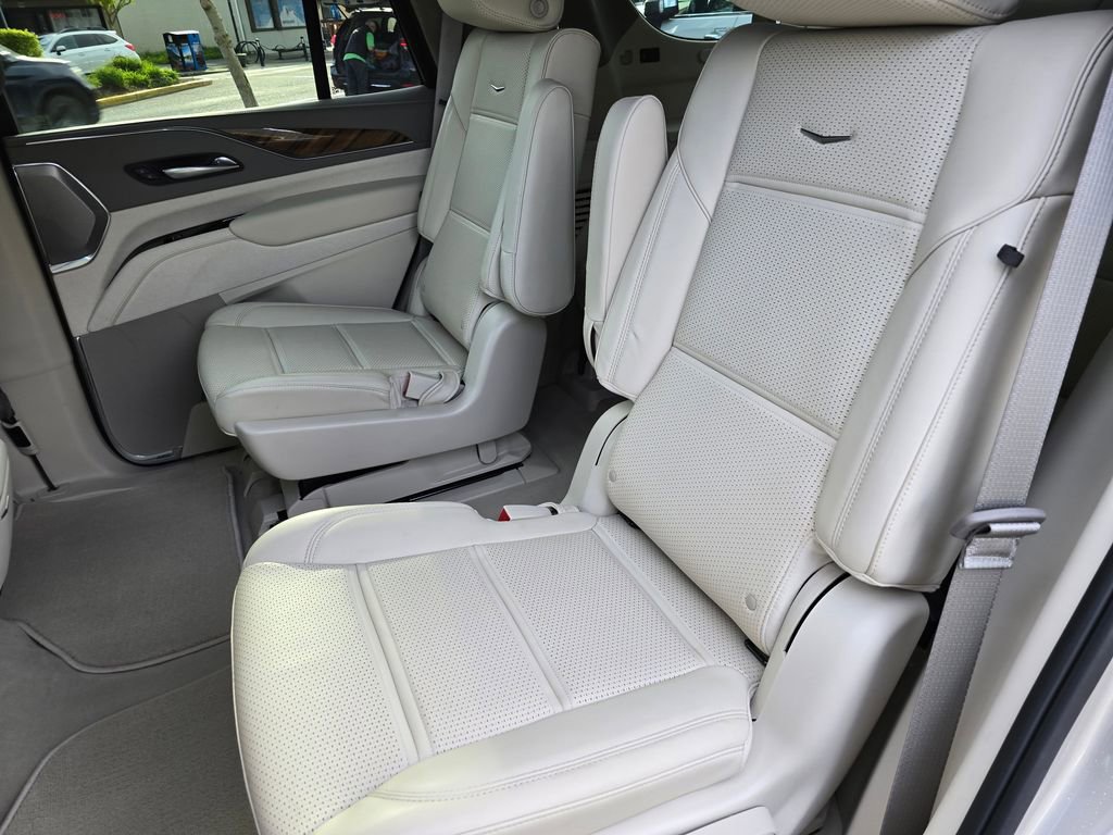 Used 2023 Cadillac Escalade Premium Luxury Platinum w/ LPO, Radiant Package AWD/4WD image 21