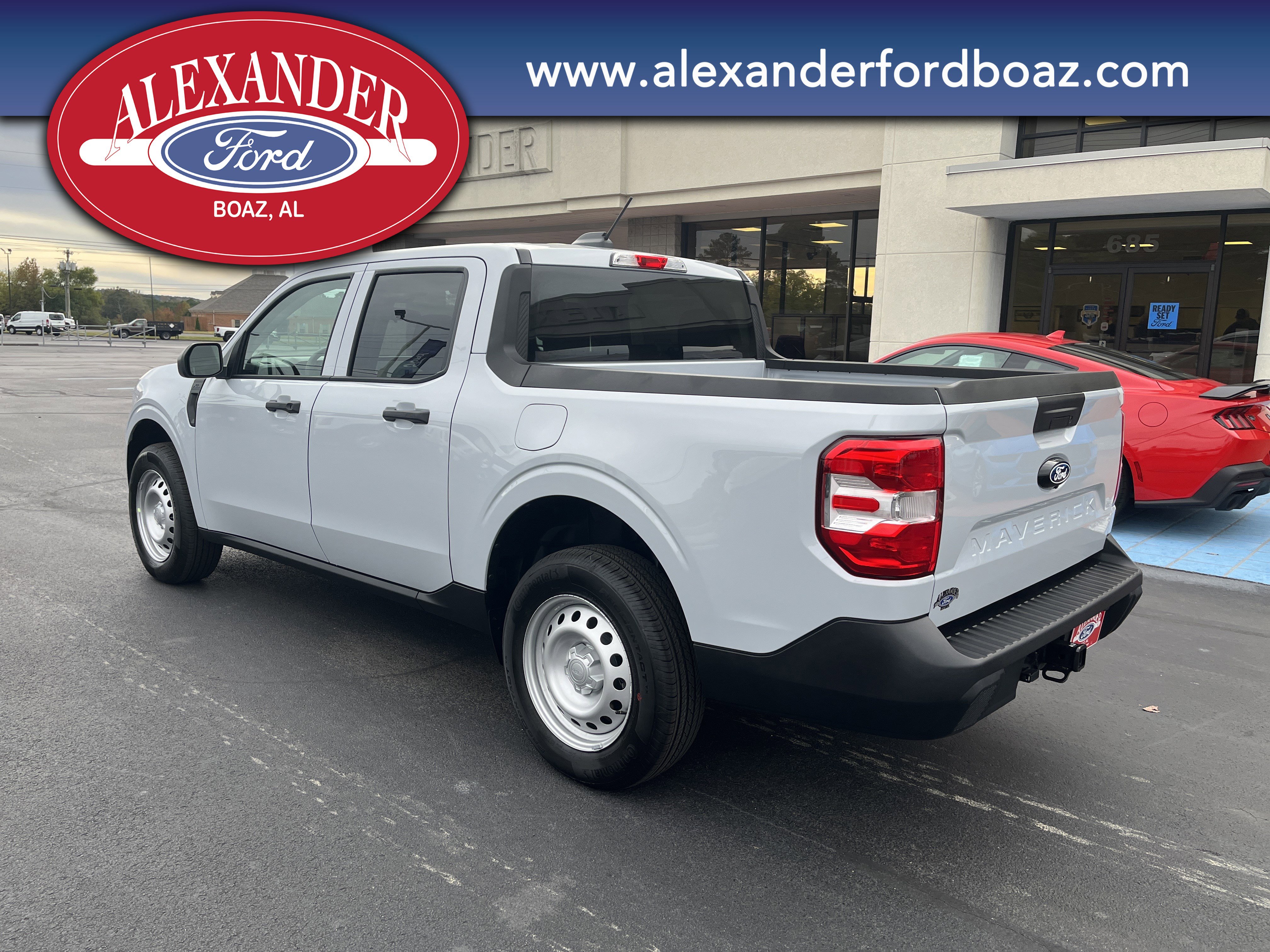 New 2025 Ford Maverick XL image 2