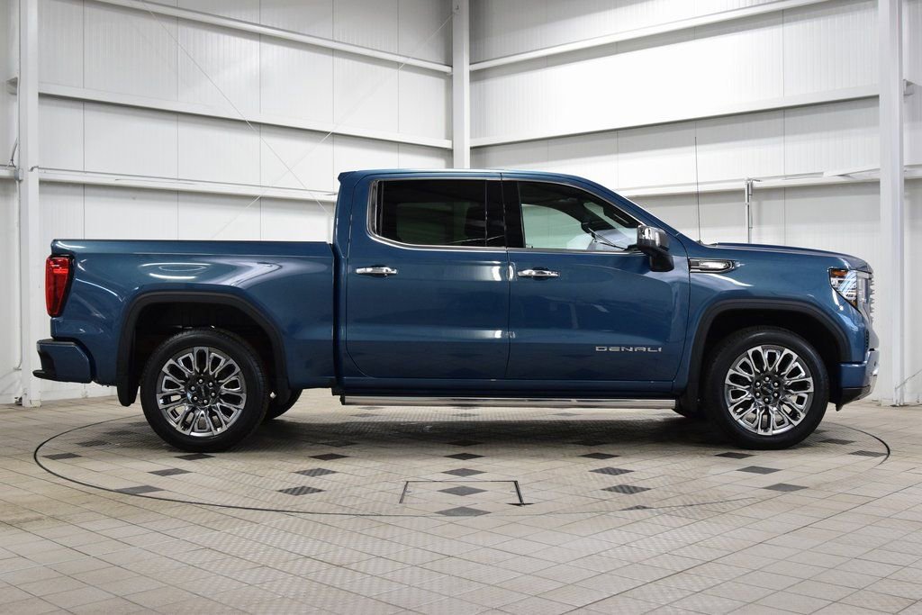 Used 2024 GMC Sierra 1500 Denali Ultimate image 9