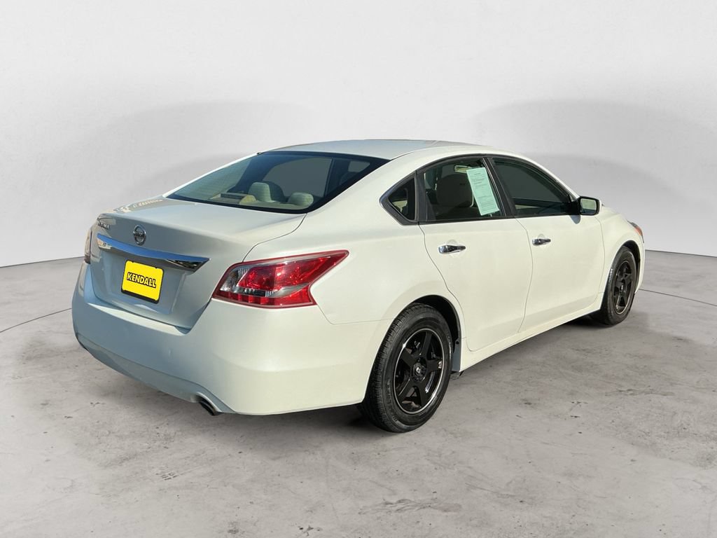 Used 2013 Nissan Altima 2.5 S FWD image 5