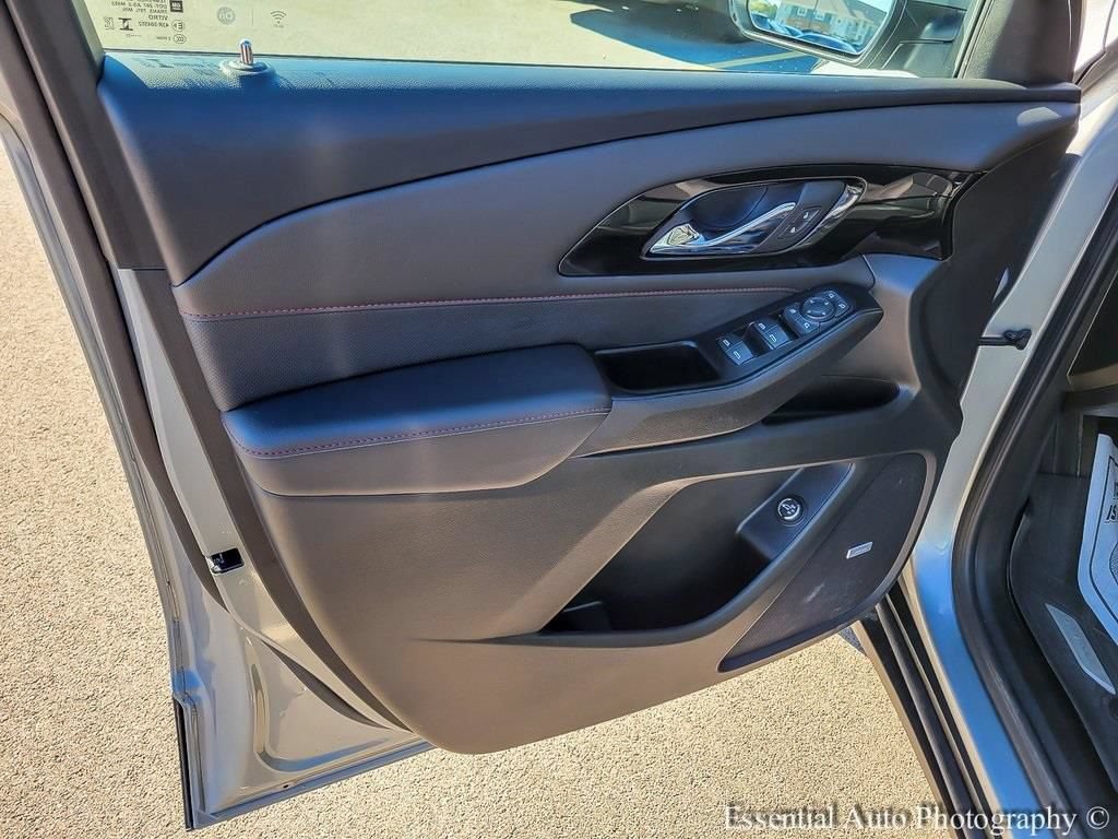 Used 2023 Chevrolet Traverse RS w/ LPO, Floor Liner Package AWD/4WD image 27