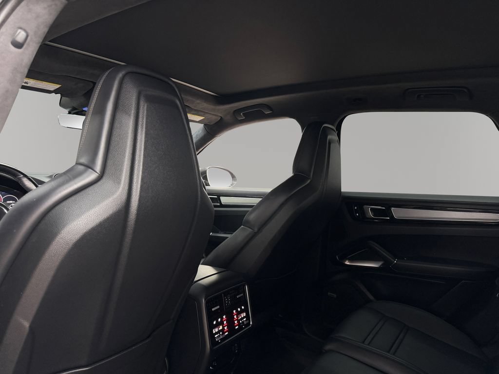 Used 2019 Porsche Cayenne Turbo AWD/4WD image 24