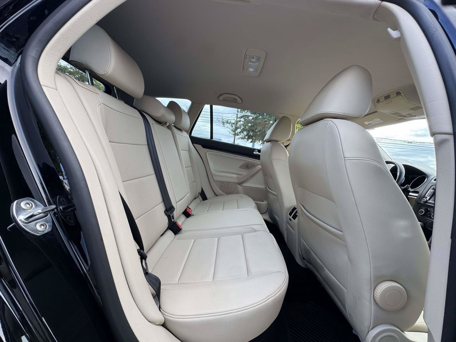 Used 2014 Volkswagen Jetta TDI FWD image 10