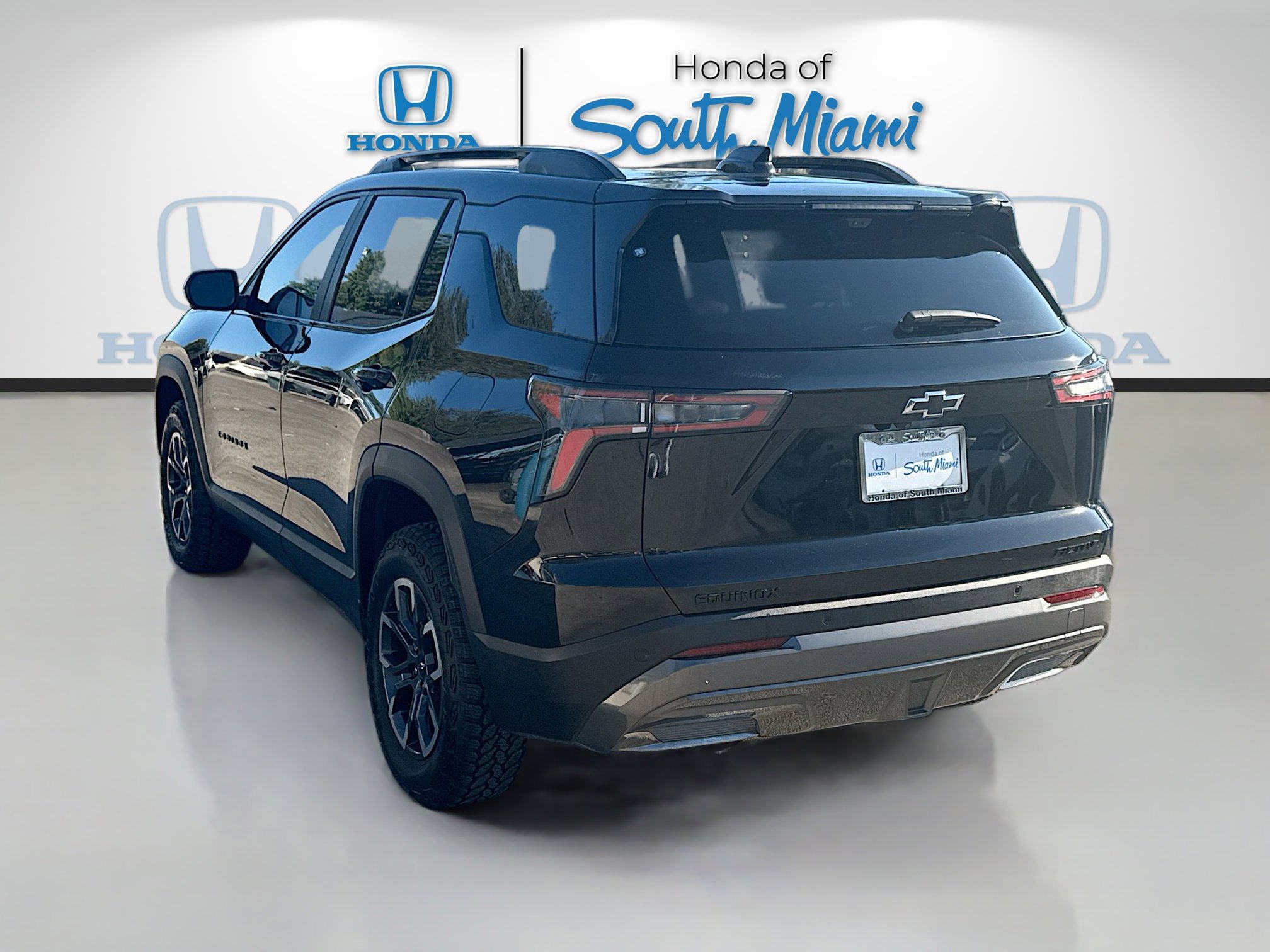 Used 2025 Chevrolet Equinox ACTIV w/ Safety and Technology Package image 5